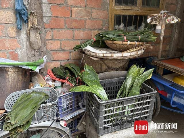 0岁“粽子爷爷”：方便年轻人吃口热乎早饭｜封面头条麻将胡了2模拟器5毛钱一个粽 